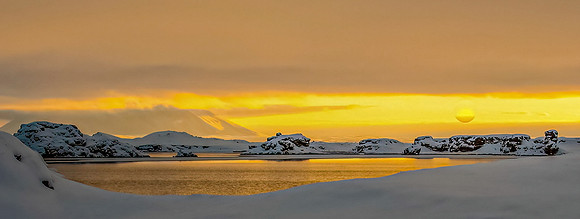 Thermal Lake Sunset - Roger Iverson
