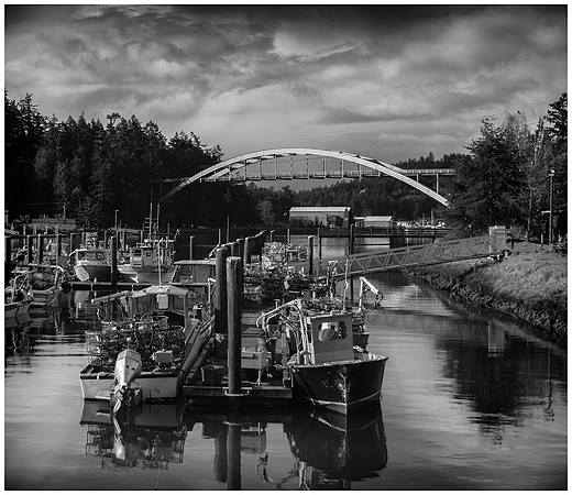 4-10~Monochrome~The Rainbow Bridge~Keith Clements